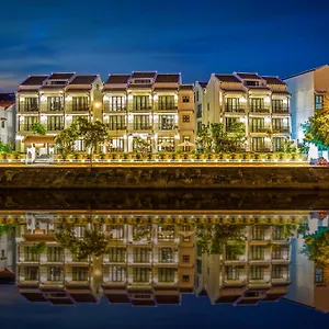 Отель Laluna Riverside &